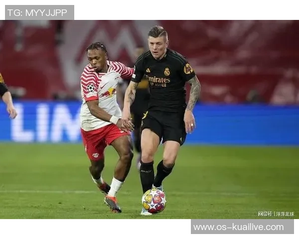 克罗斯的足球传奇之路:从少年天才到世界顶级中场的蜕变与成就 克罗斯的足球传奇之路:从少年天才到世界顶级中场的蜕变与成就