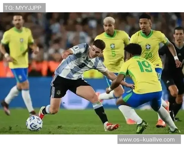 巴西队遭遇惨败荷兰队以三球优势轻松取胜